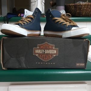 HD hightop suede like sneakers